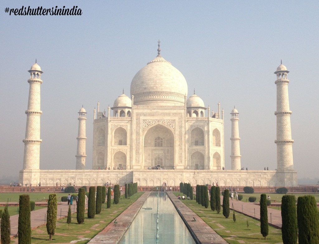An early morning picture of the stunning Taj Mahal
